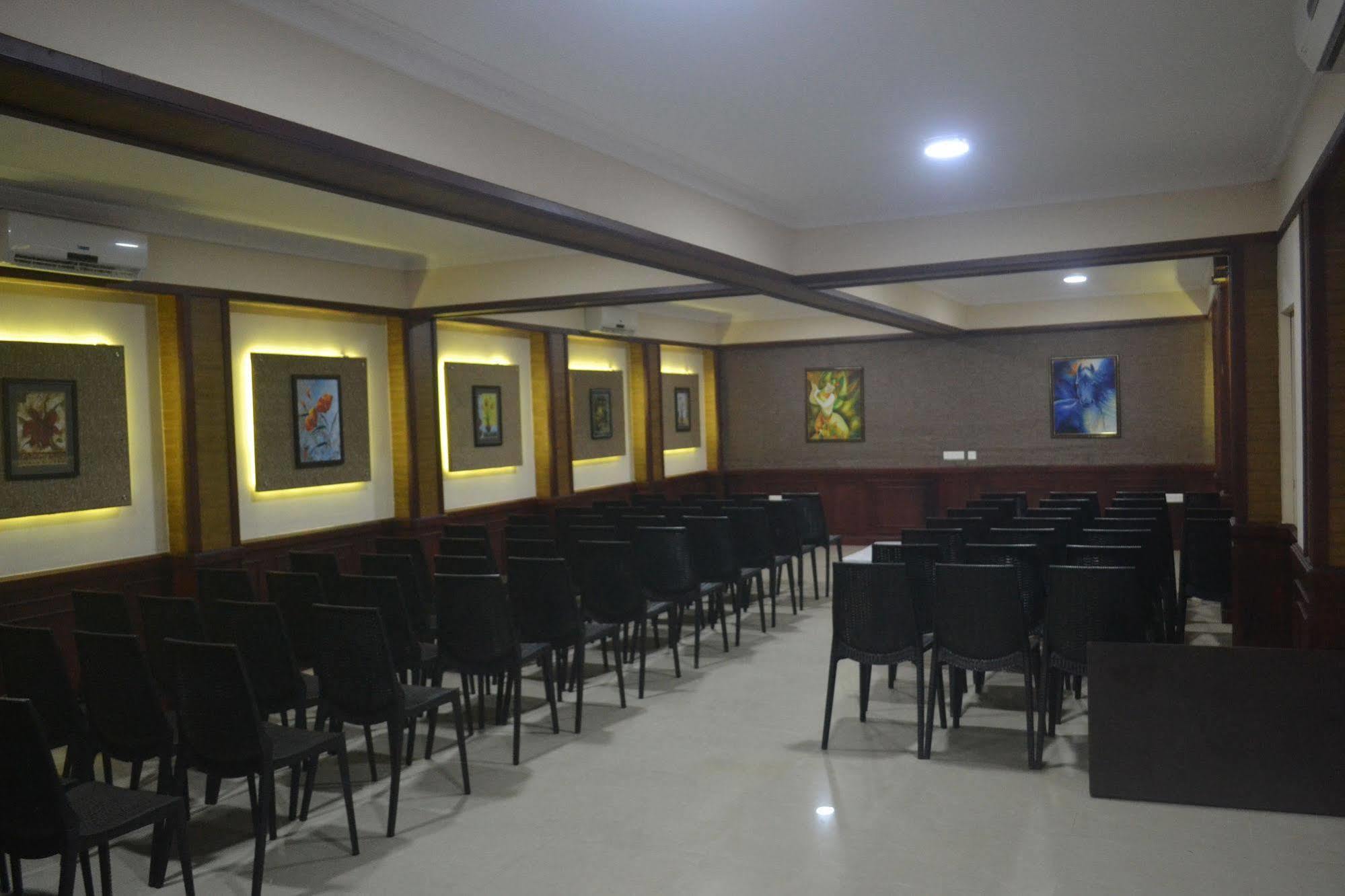 Atlas Airport Hotel Apartment Nedumbassery Buitenkant foto